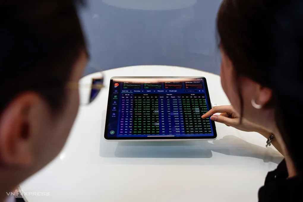 Investors are monitoring the stock market prices.